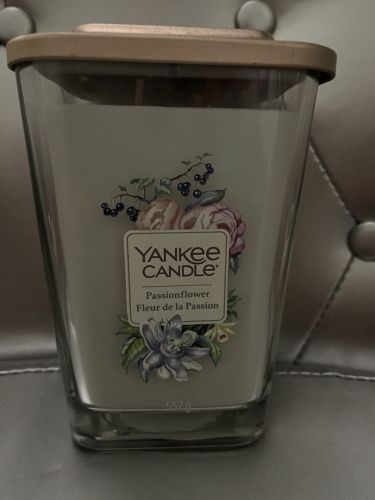 Svíčka Yankee Candle hranatá - Passionflower