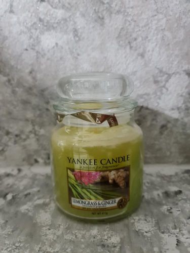 Svíčky střední kulaté 411 g - Lemongrass & Ginger